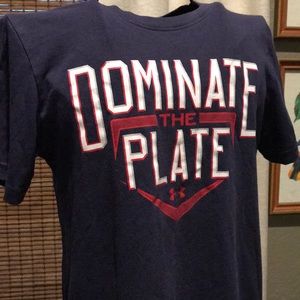 Boys Under Armour medium loose fit HeatGear tee